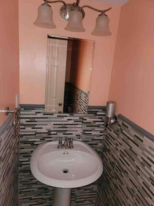 Elegant 2-Bedroom Pet-Friendly Villa W 2 Parking Spaces Hilton Head Island Dış mekan fotoğraf