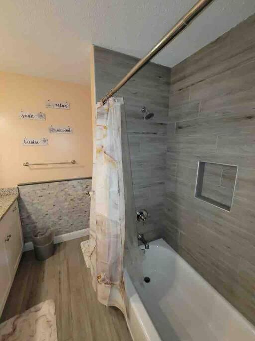 Elegant 2-Bedroom Pet-Friendly Villa W 2 Parking Spaces Hilton Head Island Dış mekan fotoğraf