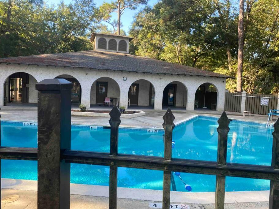 Elegant 2-Bedroom Pet-Friendly Villa W 2 Parking Spaces Hilton Head Island Dış mekan fotoğraf
